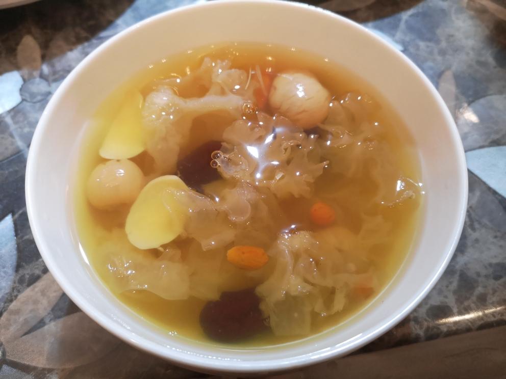 百合银耳莲子七宝甜羹😍的做法