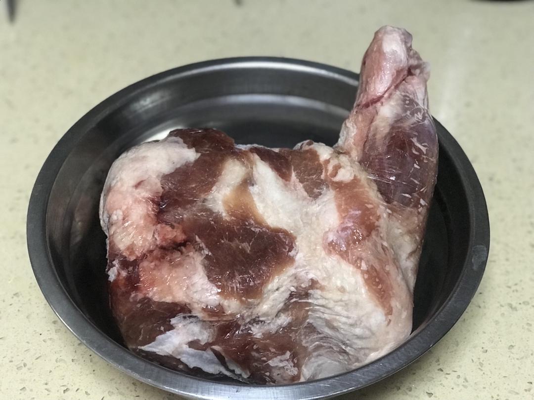 【蒙古族】秘制烤羊腿