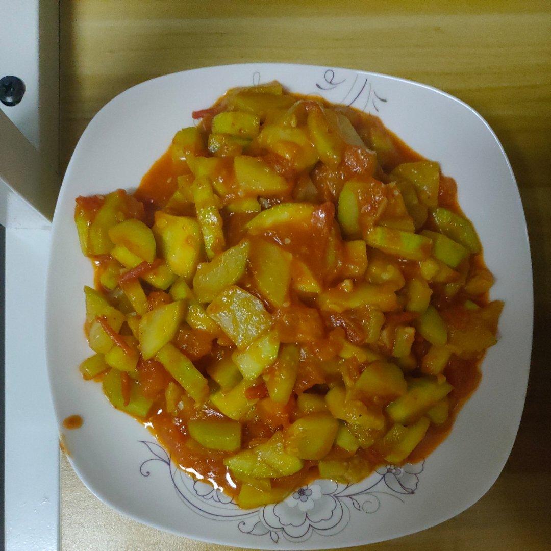 西红柿炒西葫芦