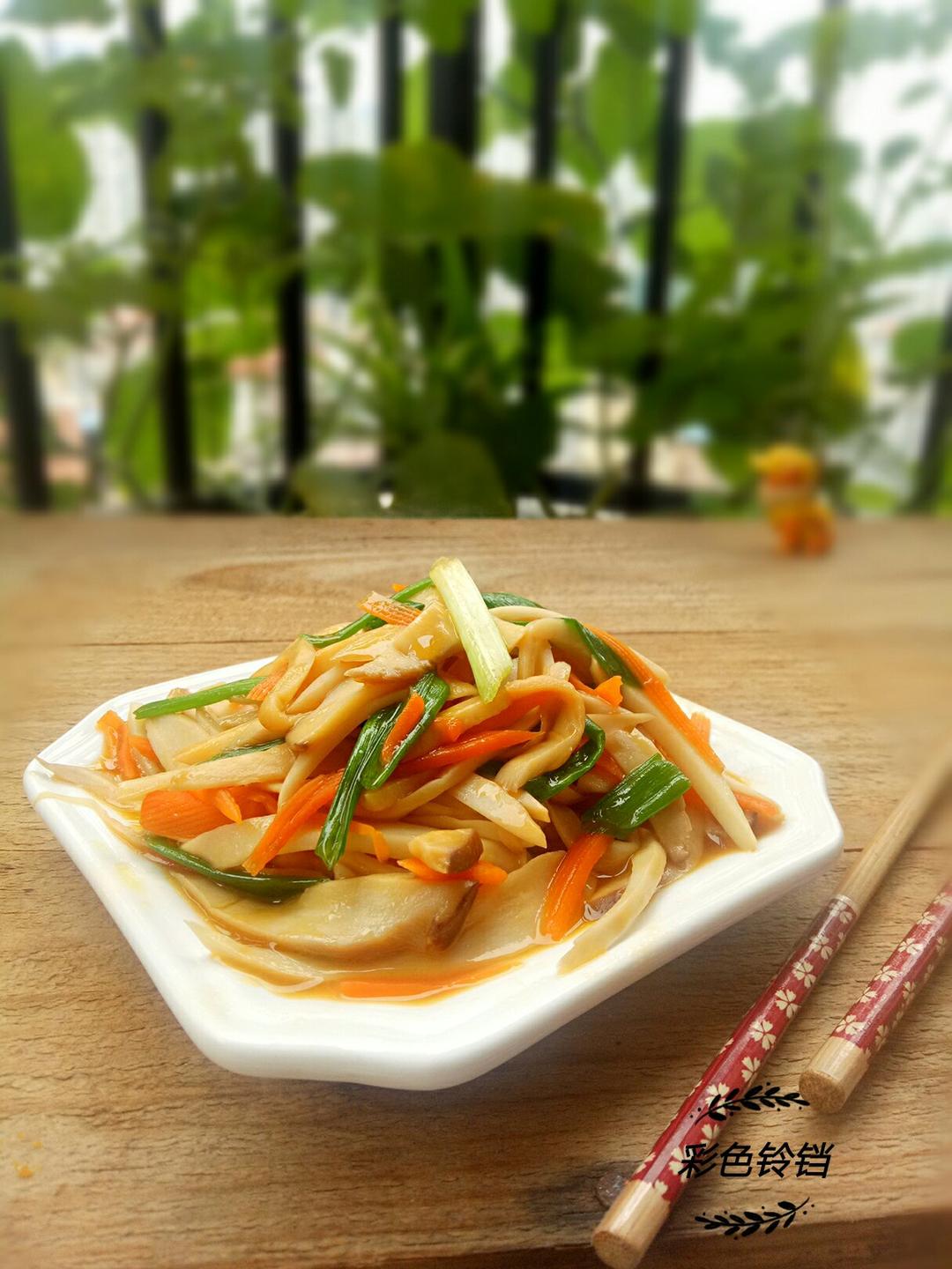 素炒三丝（青椒杏鲍菇胡萝卜）