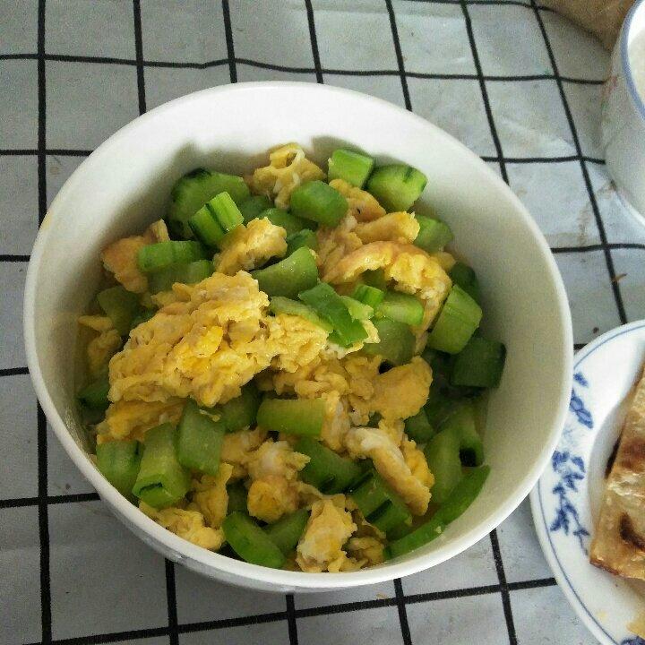 黄瓜炒鸡蛋