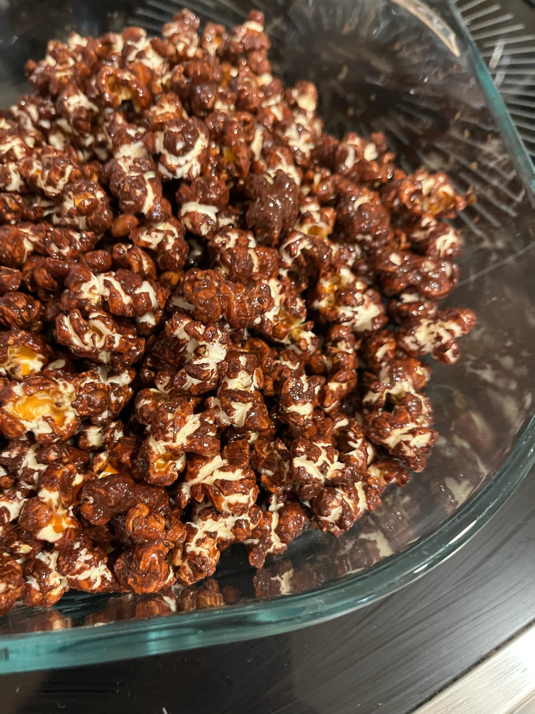 黑巧克力爆米花