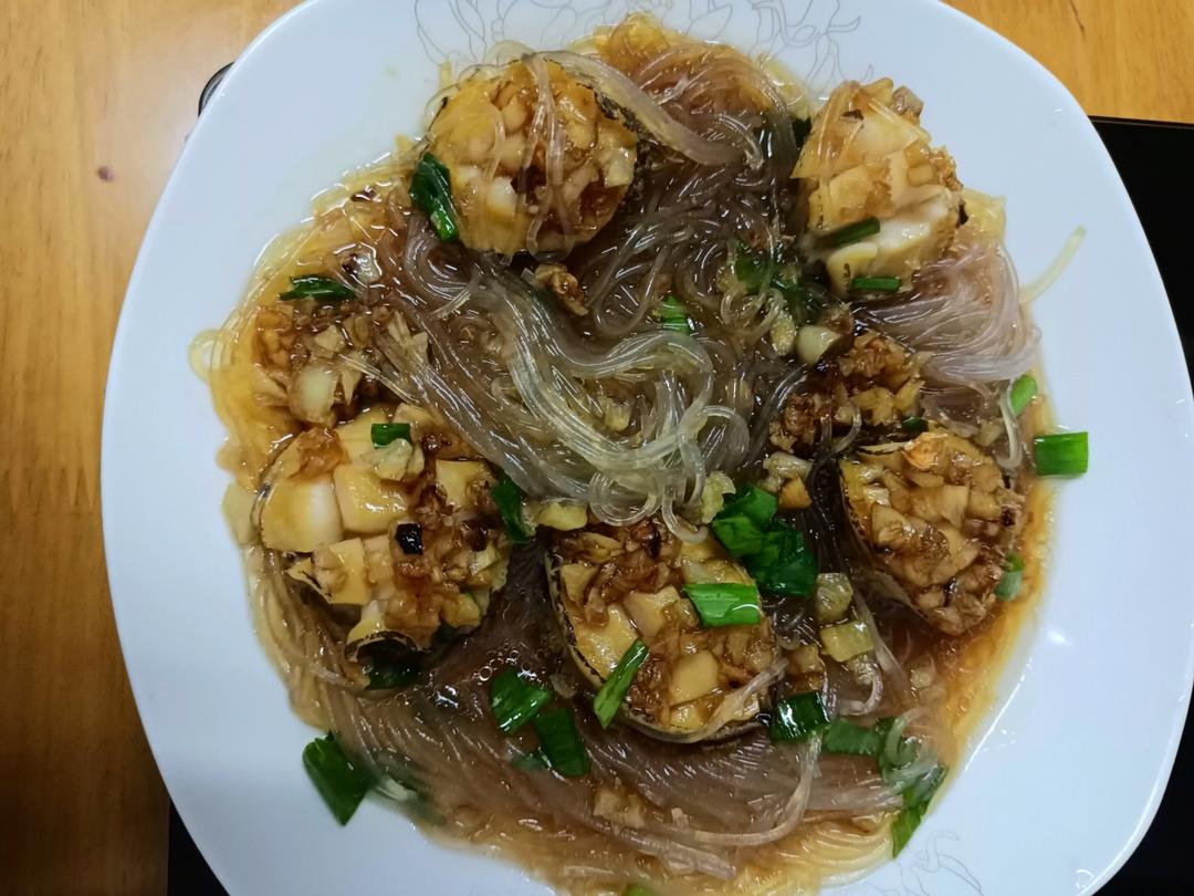 蒜蓉粉丝蒸鲍鱼