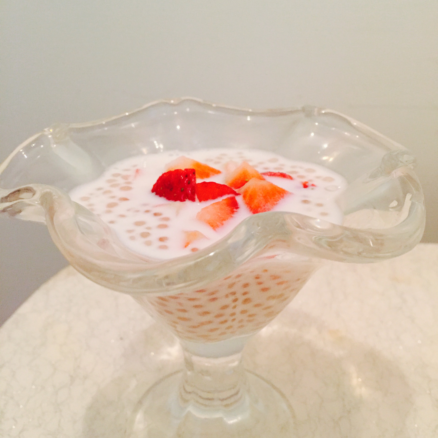 牛奶草莓西米露