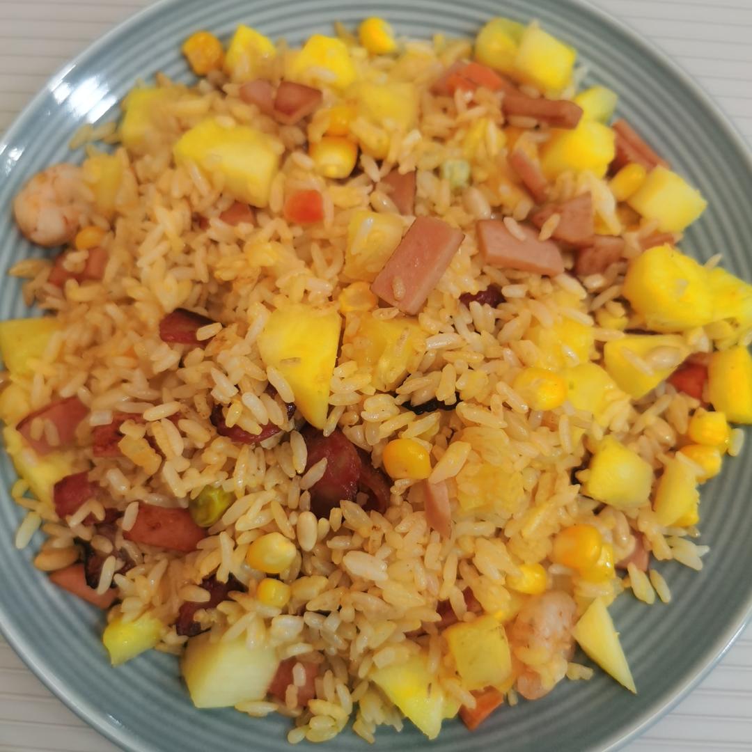 下班了，来份菠萝炒饭，香甜爽口