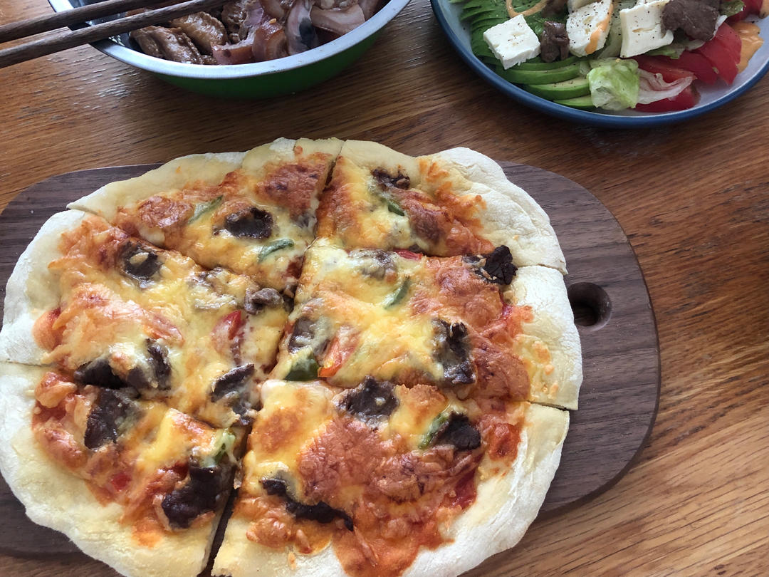 教你做意大利披萨的家庭做法，比意式古法窑烤披萨还好吃！一学就会！