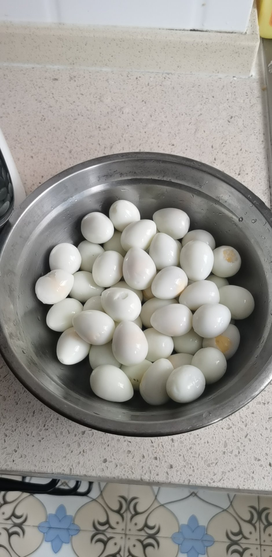 卤蛋(乡巴佬鹌鹑蛋)