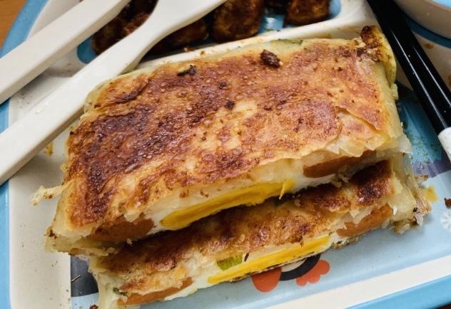 五分钟快手早餐：火腿鸡蛋手抓饼