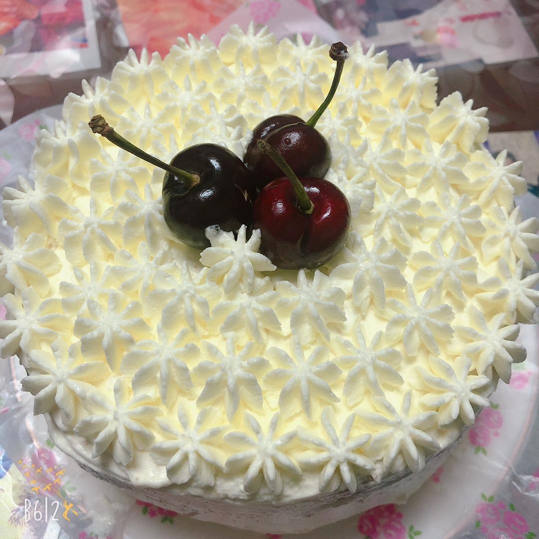 草莓奶油蛋糕/基础戚风胚，徒手脱模剖片及抹面挤花/「戚风及其衍生」烘焙视频蛋糕篇1