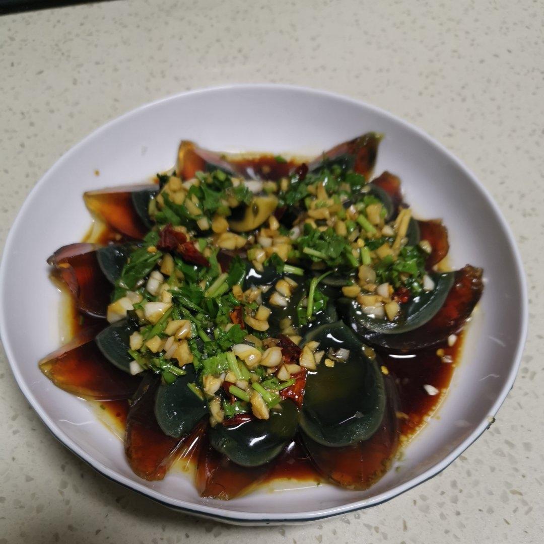 凉拌皮蛋