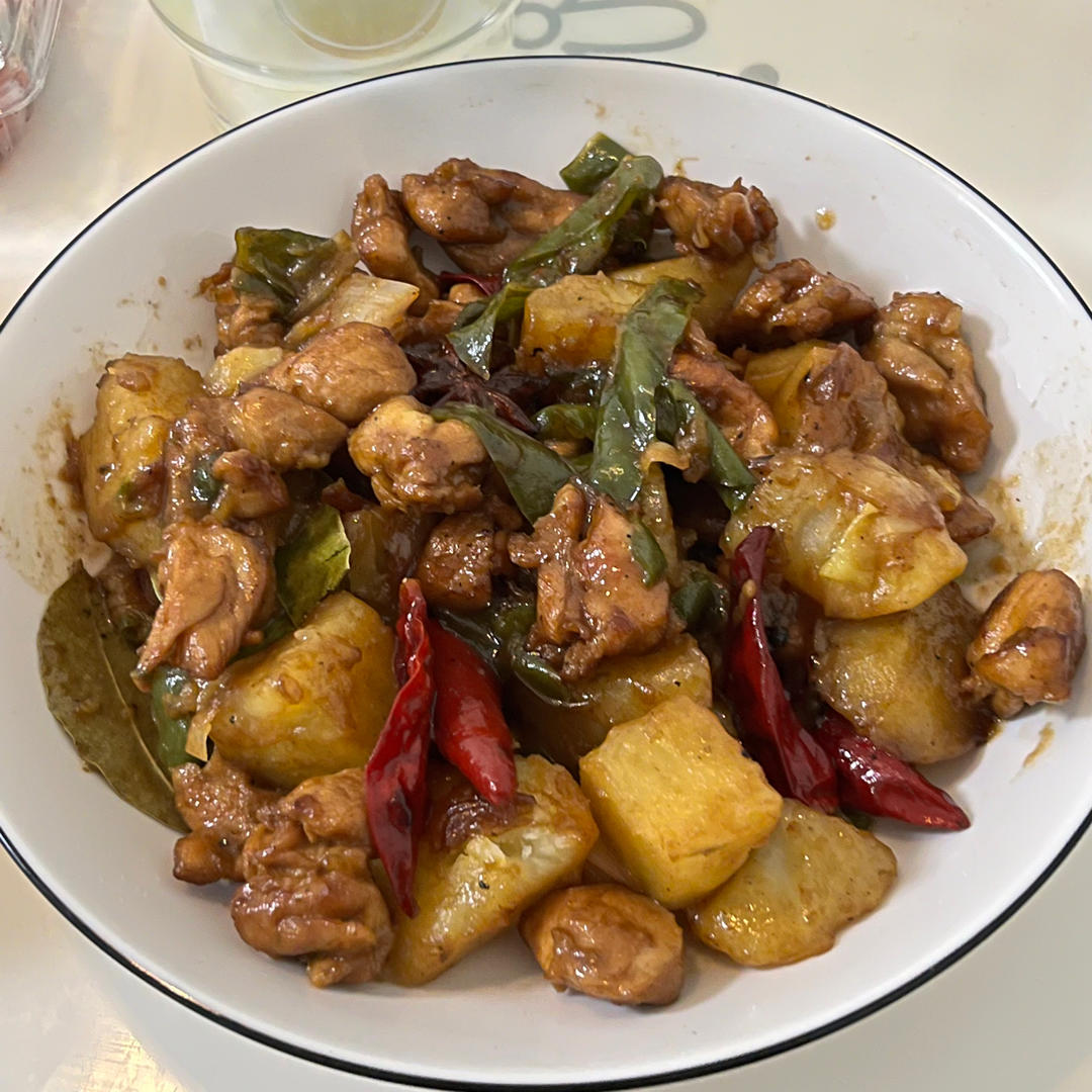 鸡腿炖土豆 上桌秒空盘 汤都喝干了！