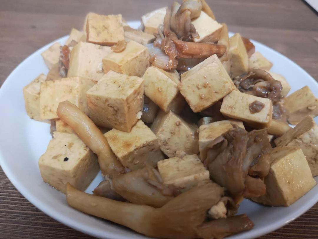 平菇烧豆腐