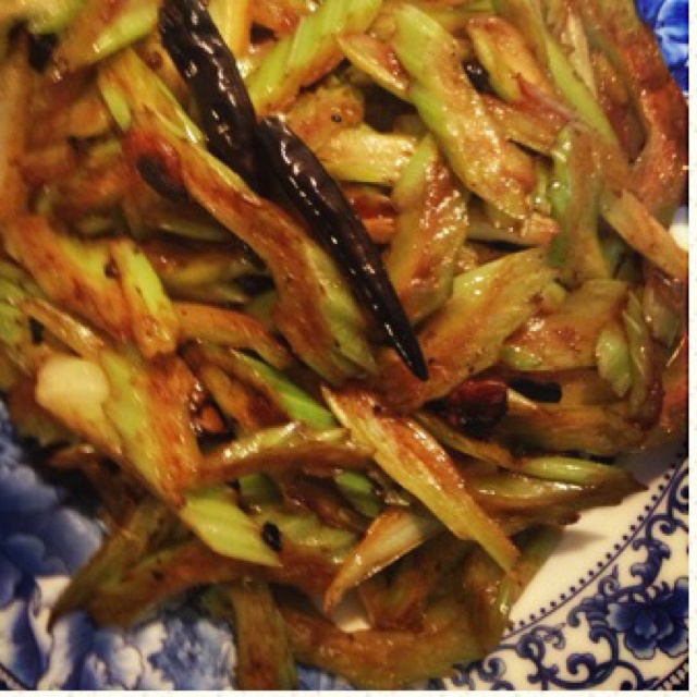 炝炒芹菜