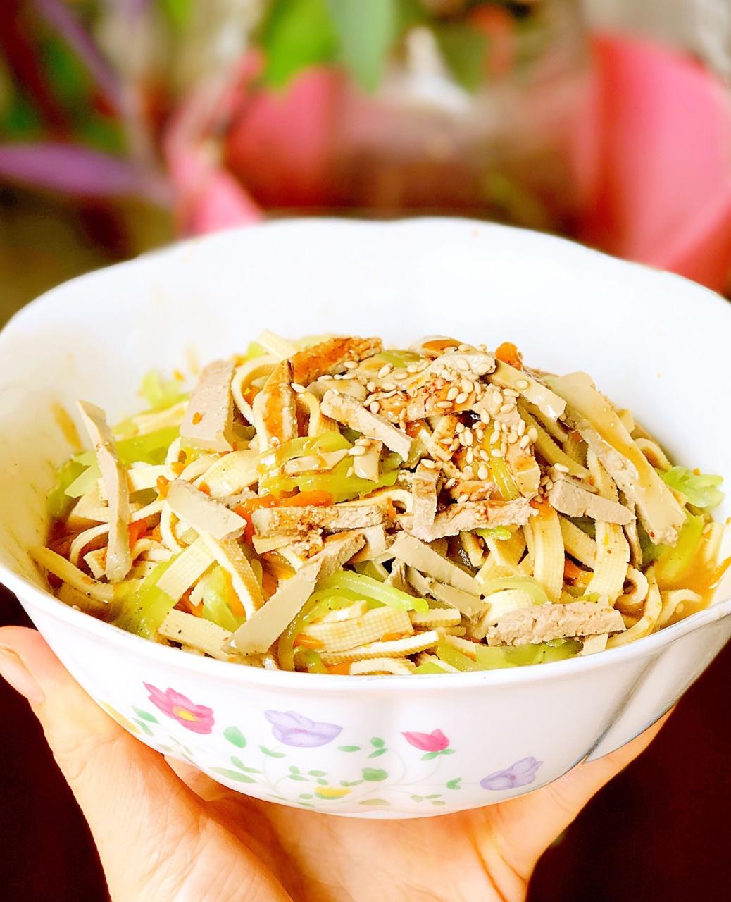 流光舞做的炝拌千张丝