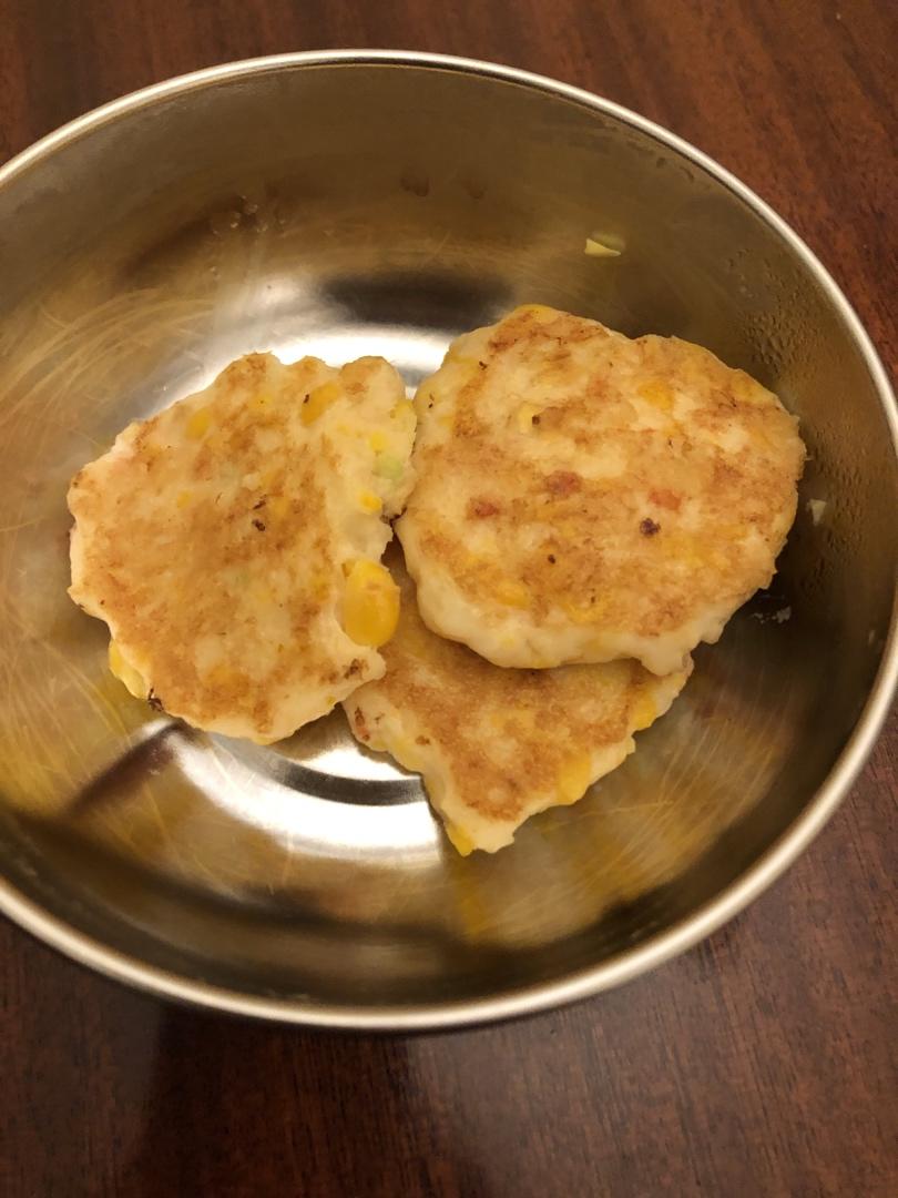 有颜值还健康的玉米虾饼，做法简单又好吃，一学就会