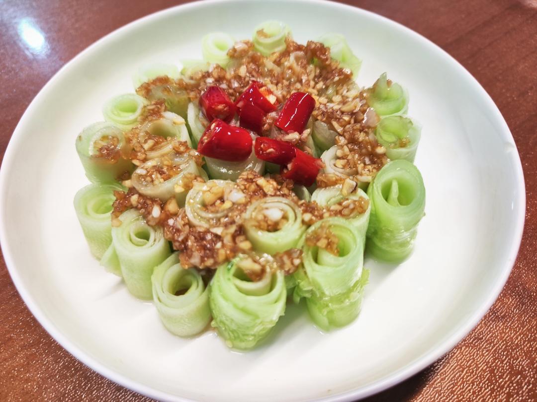 过年爽口小菜响油黄瓜卷