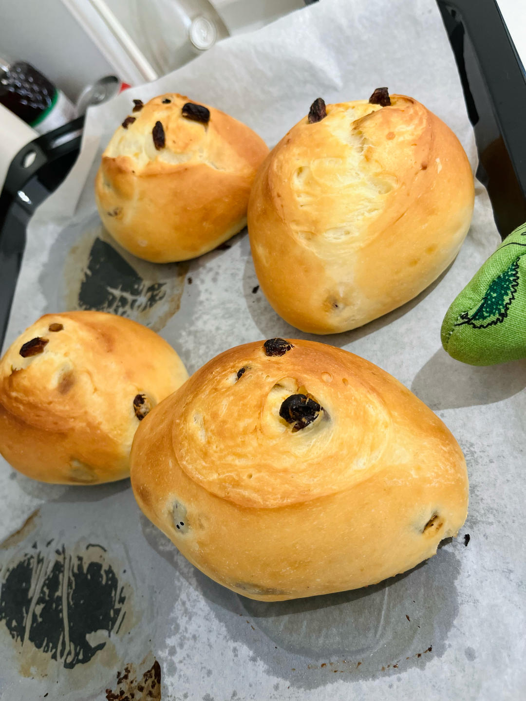 葡萄干核桃软欧包