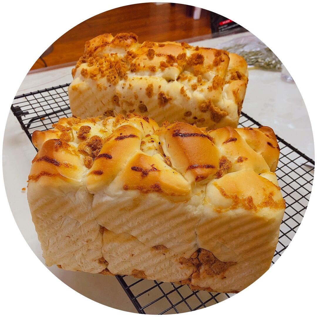 肉松手撕面包—超软会爆浆的面包哟