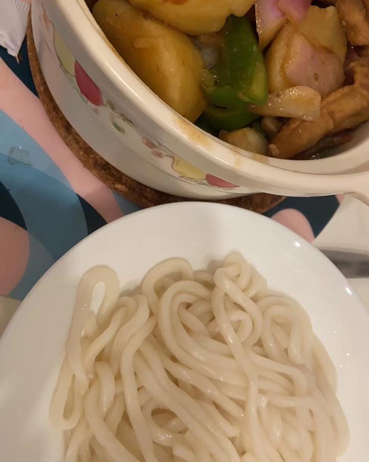 正宗新疆大盘鸡+裤带面