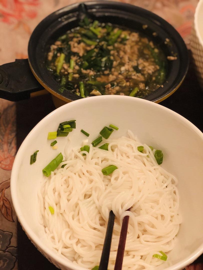 昆明小锅米线（视频在最后）