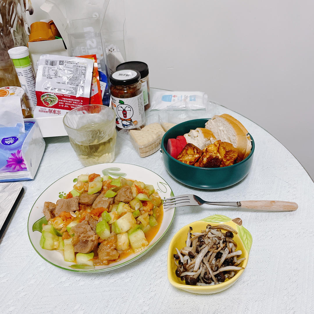 牛肉粒炒西葫芦
