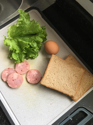 早餐机版༄「火腿鸡蛋三明治🥪」༄的做法 步骤1