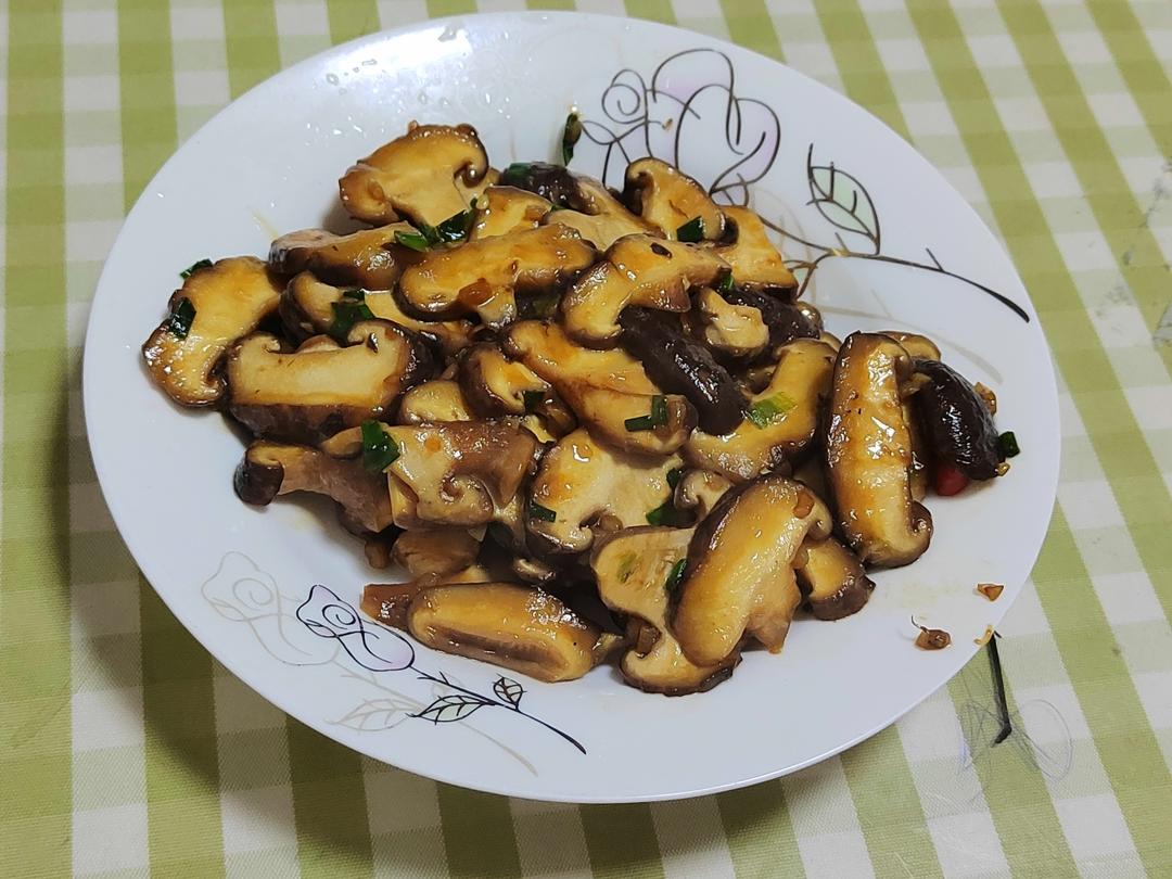 香菇这样炒比肉都好吃😋素炒香菇