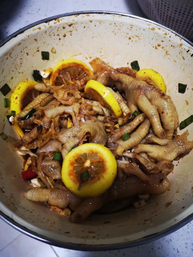 【酸辣无骨凤爪】