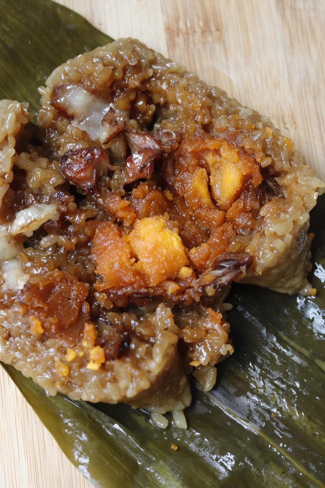 妈咪的♥️私房秘制咸蛋黄肉粽