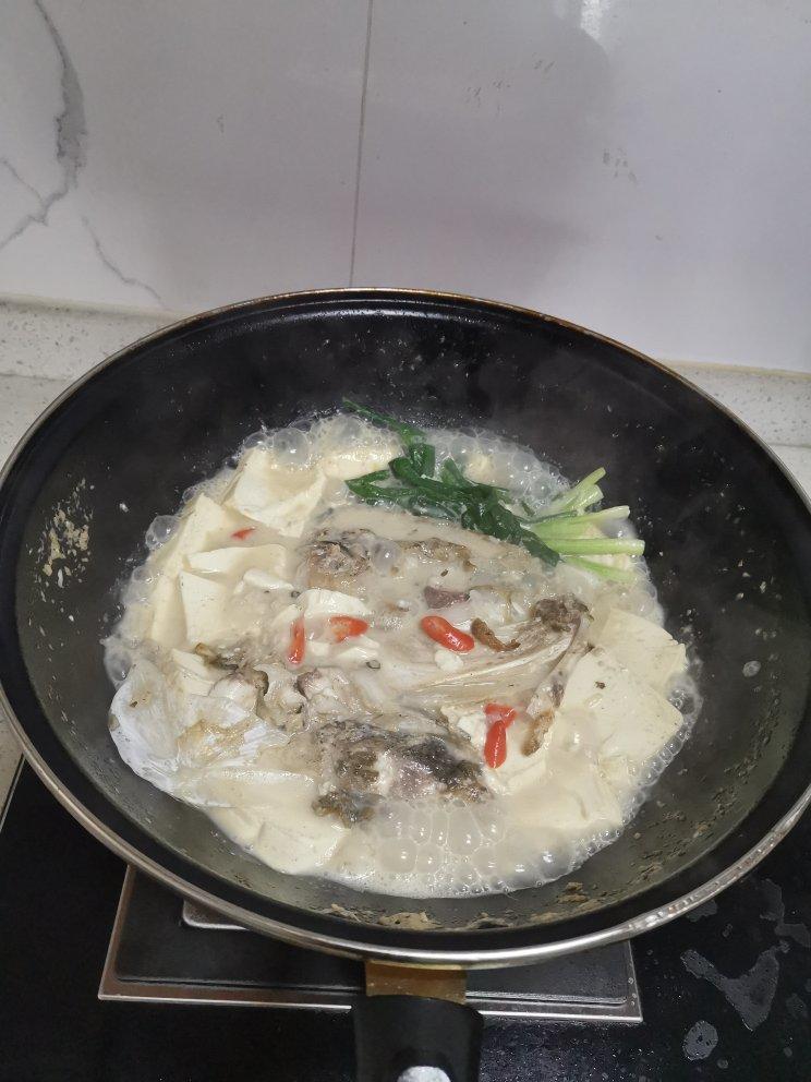 鱼头豆腐汤