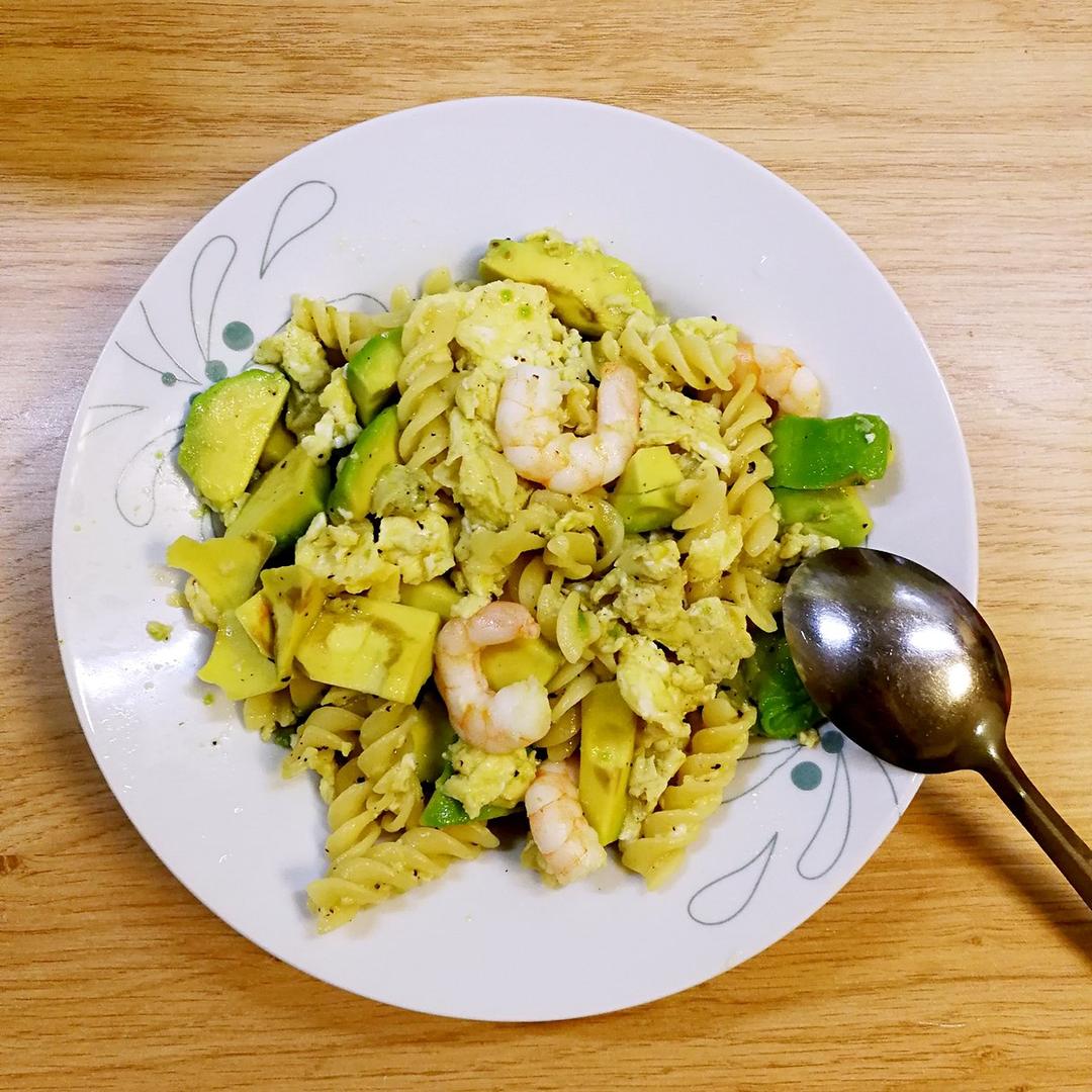 美式牛油果炒蛋