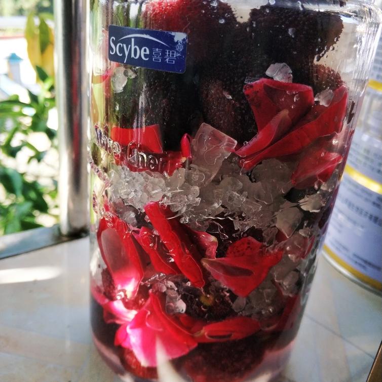 酒渍玫瑰杨梅