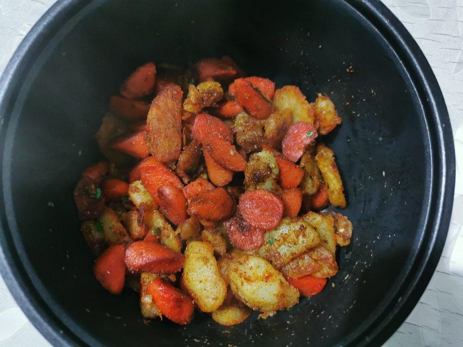 孜然火腿土豆丁