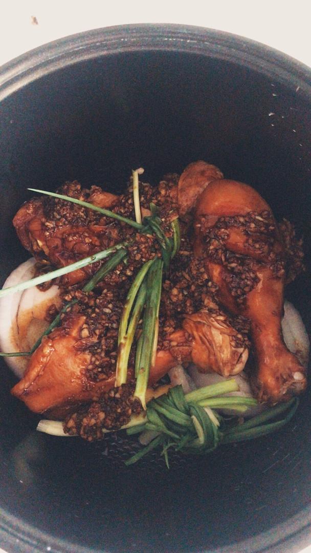 电饭锅酱鸡腿（出自微博：深夜放毒少女）