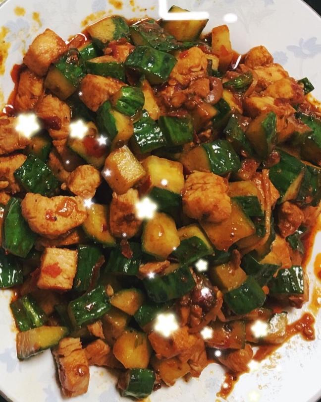 超级下饭的辣炒黄瓜鸡丁