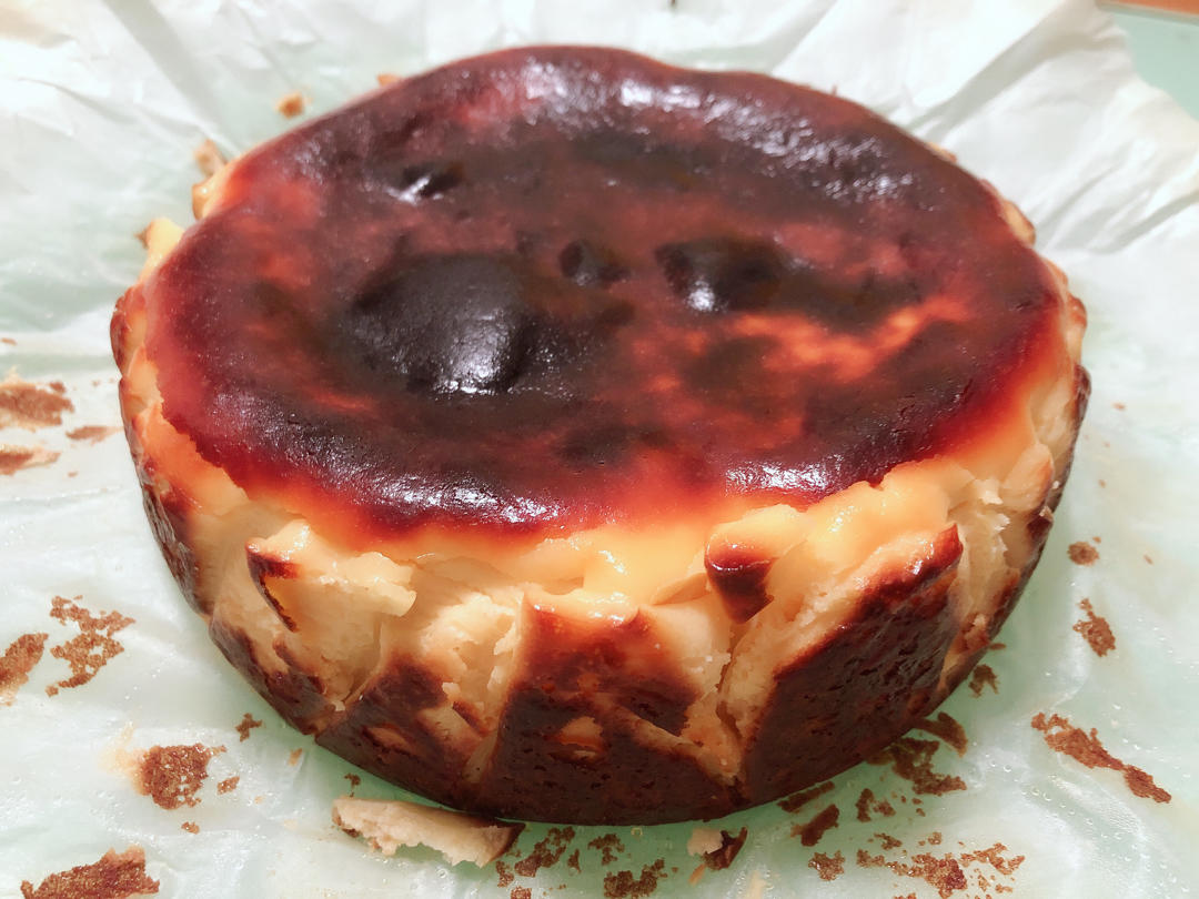 快手的网红basque cheesecake巴斯克焦芝士蛋糕