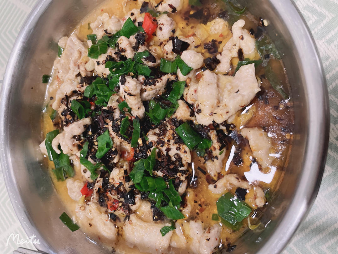 厨师长教你：“水煮肉片”的正宗做法，这味道真的很四川