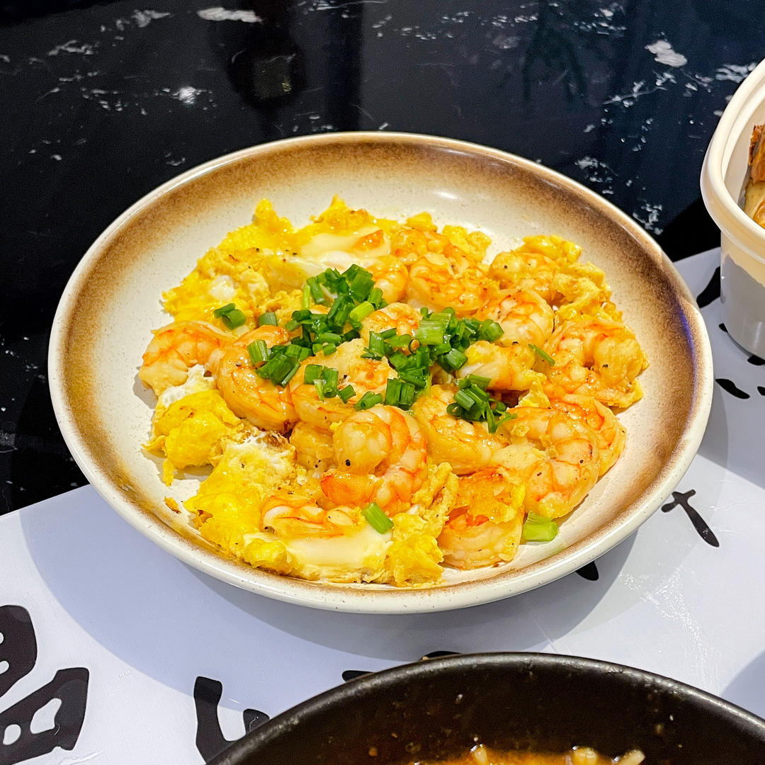 下饭利器，鲜嫩嫩的滑蛋虾仁