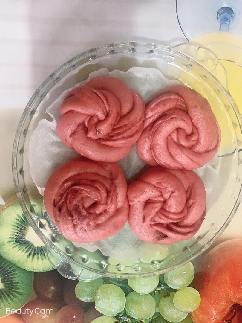 vania_娜娜做的草莓花卷