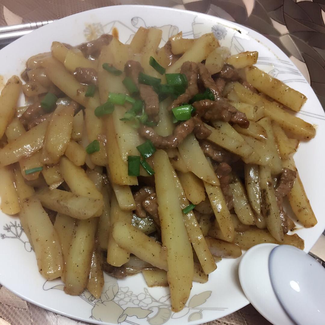 牛肉炒土豆