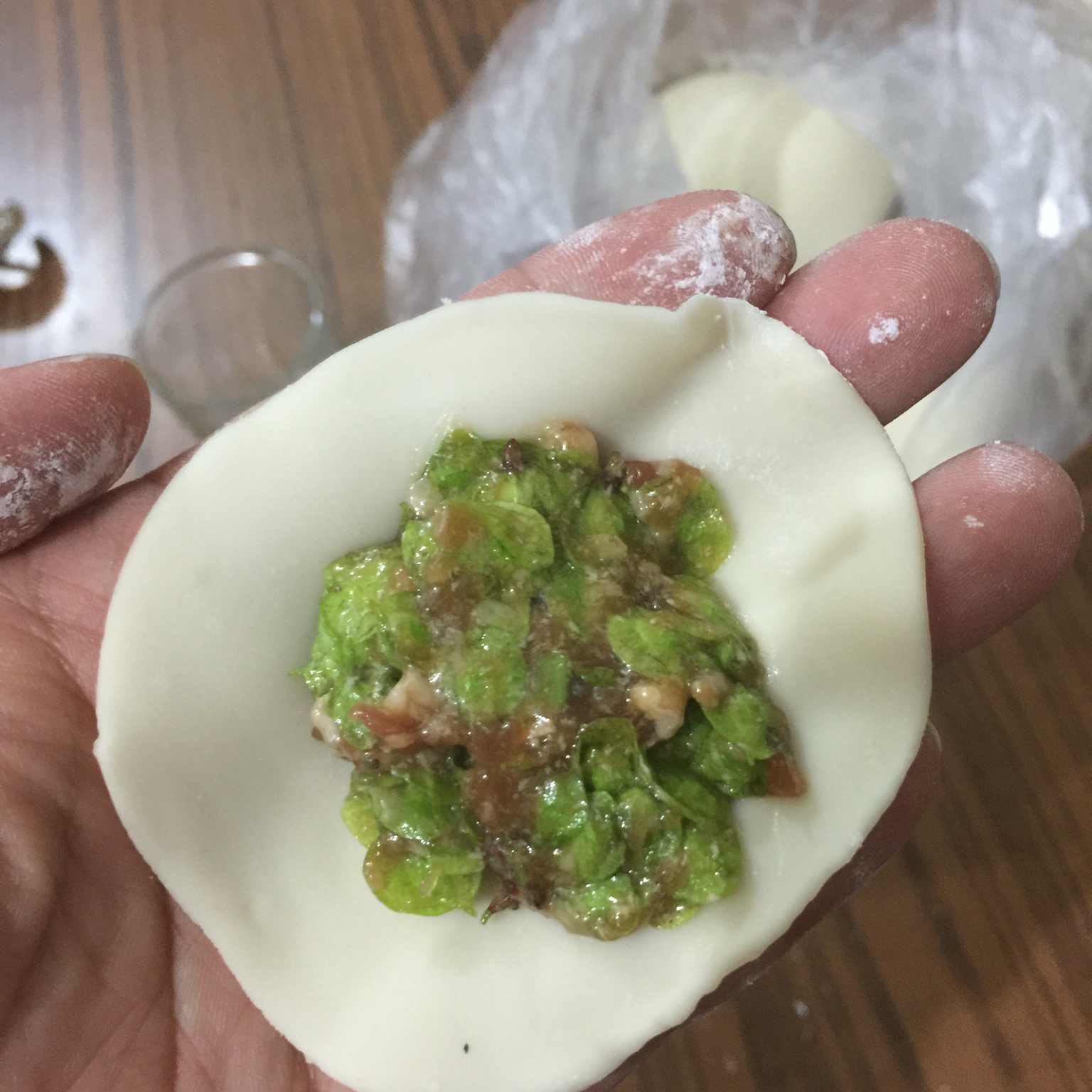 争先丸子做的榆钱馅饺子