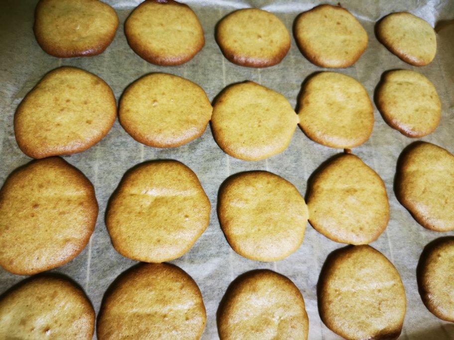 完美消耗奶粉的低糖油鸡蛋饼干🍪
