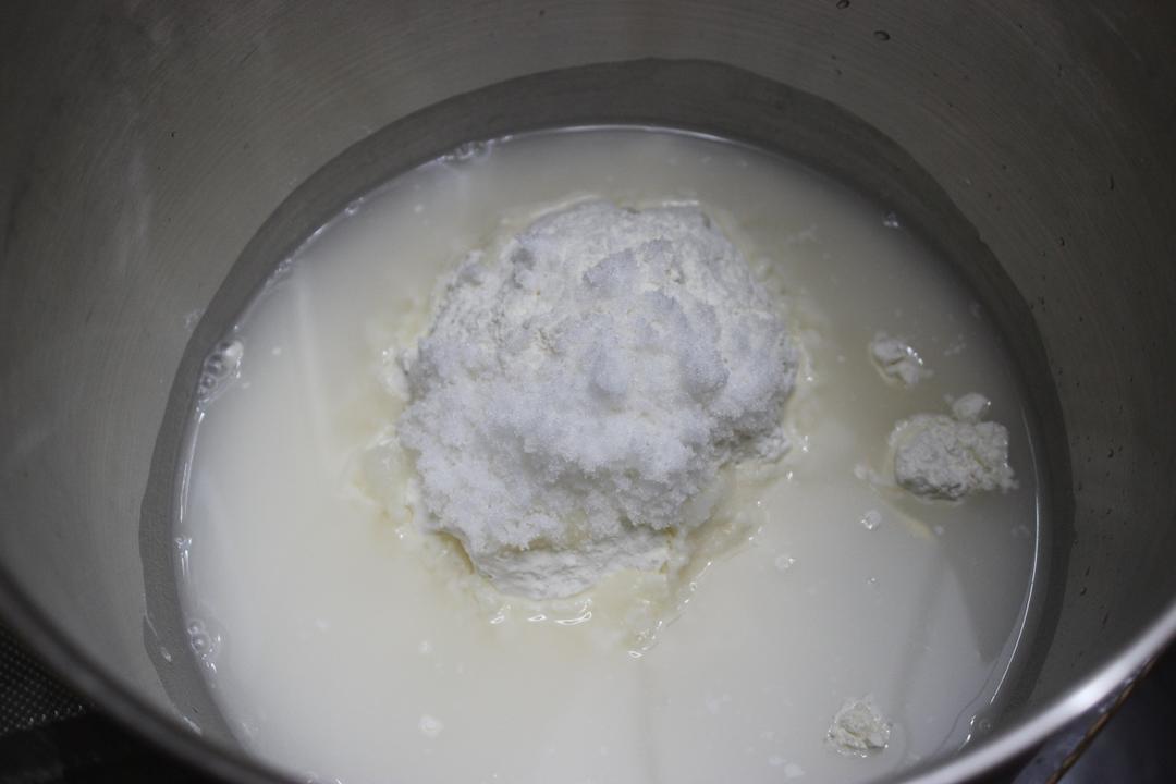 纯奶手撕吐司的做法 步骤1