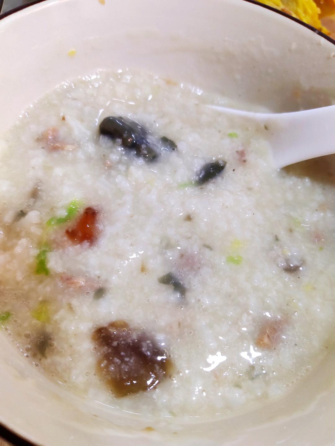十五分钟快手之香滑皮蛋瘦肉粥(附五分钟电饭煲电压力锅更快捷方法)