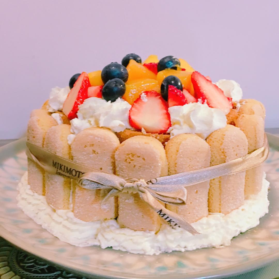 潘阿姨爱甜点做的手指饼干水果戚风蛋糕(八寸)