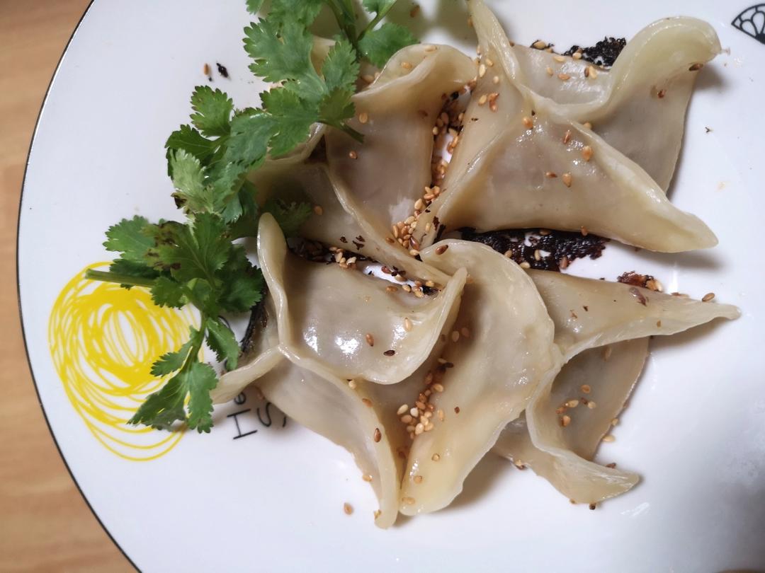 给儿子蒸快手早餐～三鲜三叶饺子