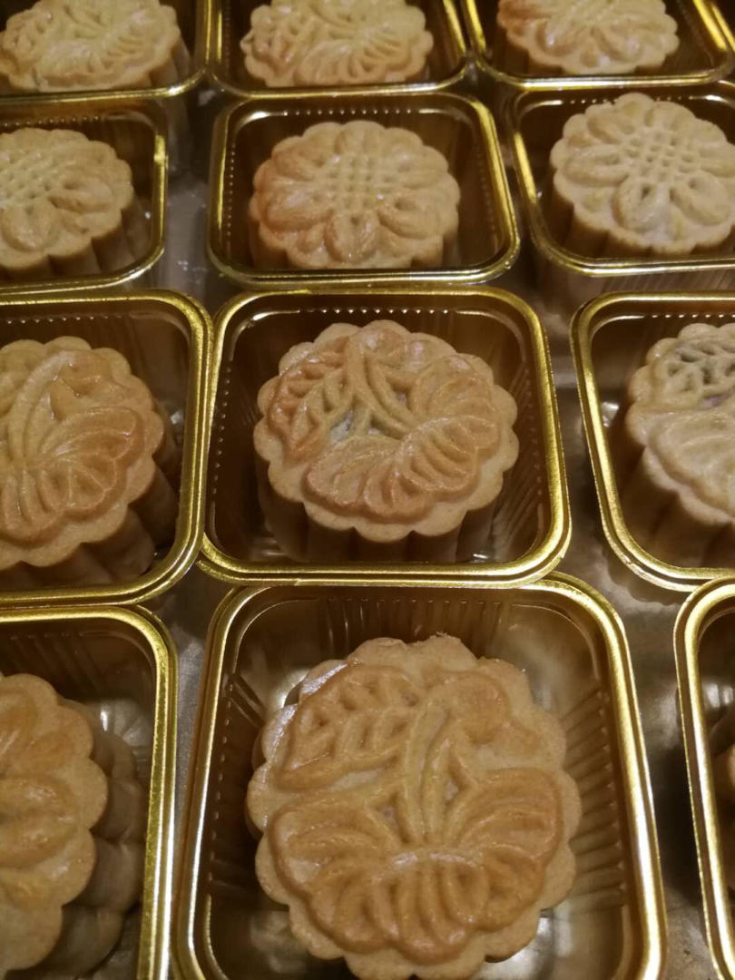 广式月饼—蛋黄莲蓉月饼