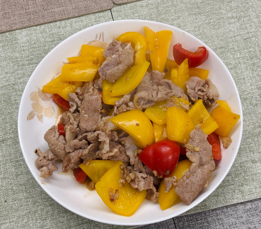 彩椒炒肉