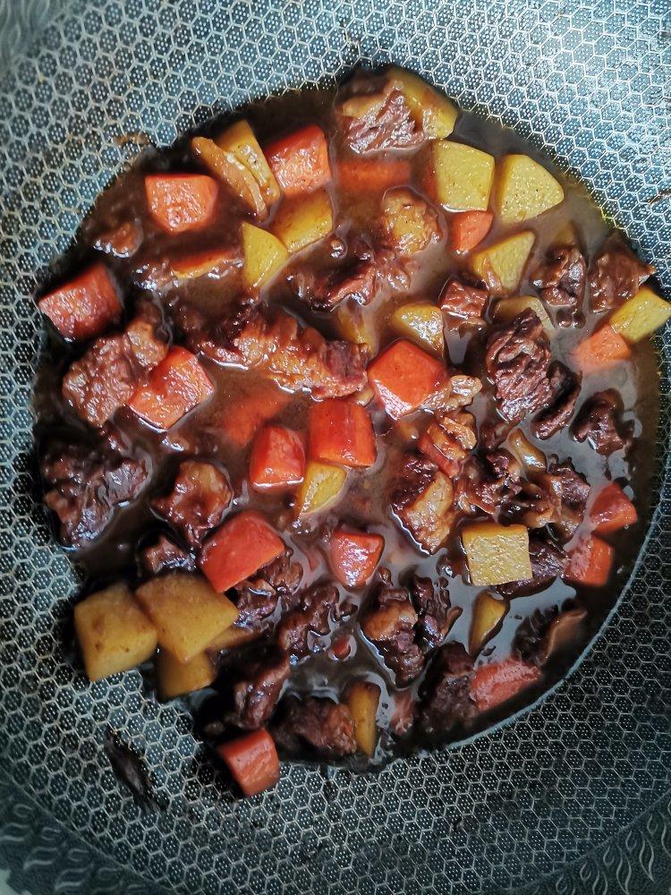 土豆胡萝卜炖牛腩