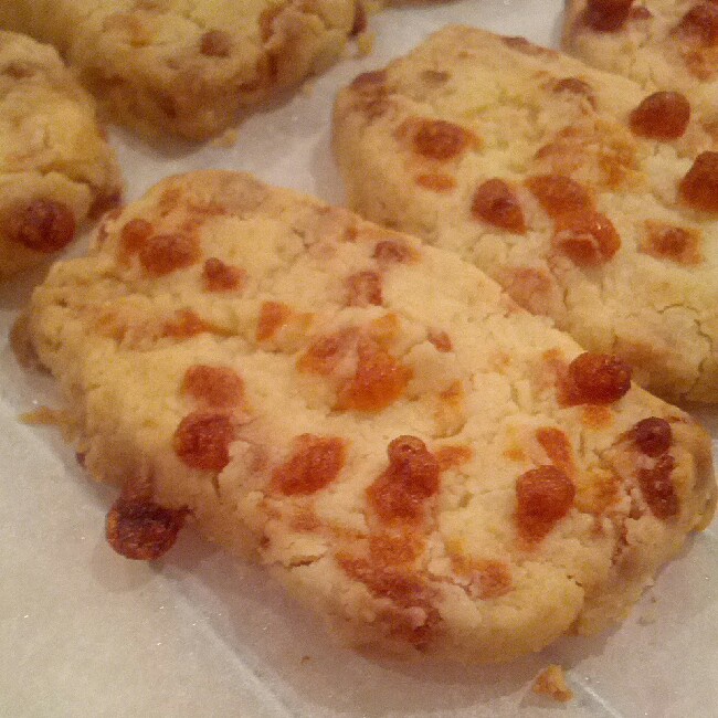 粒粒切达奶酪饼干